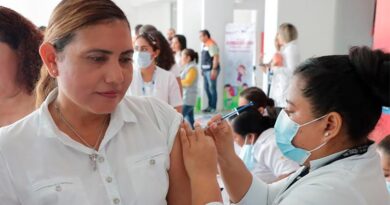 Acude a tu centro de salud para tu refuerzo de la vacuna Covid-19 e influenza estacional