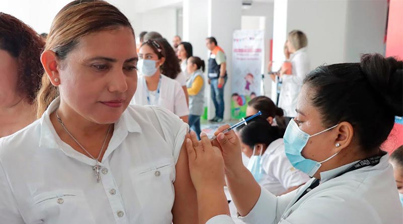 Acude a tu centro de salud para tu refuerzo de la vacuna Covid-19 e influenza estacional